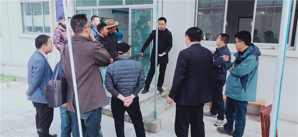西南督查組在自治區(qū)、日喀則市、吉隆縣、吉隆鎮(zhèn)有關(guān)領(lǐng)導(dǎo)的陪同下對(duì)吉隆鎮(zhèn)污水處理廠檢查工作